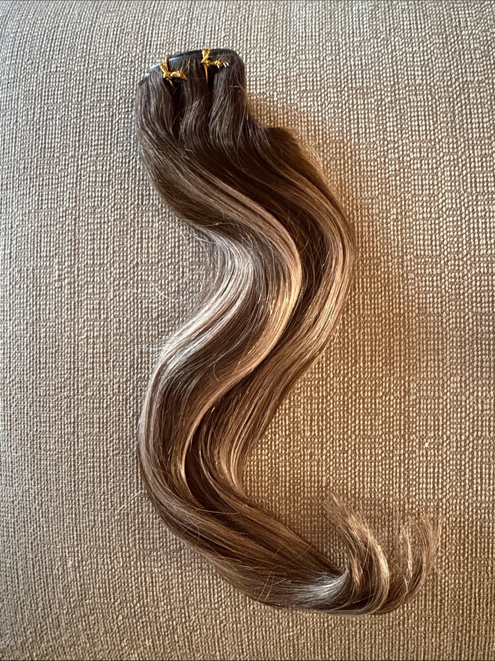 GOO GOO Clip in Hair Extensions 18” T4/27P4 New - Picture 7 of 8